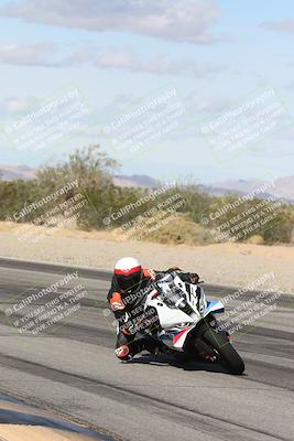 media/Nov-16-2025-Race Pace (Sun) [[8c5fa54630]]/Verified Riders/4-Turn 3 Inside (1050am)/